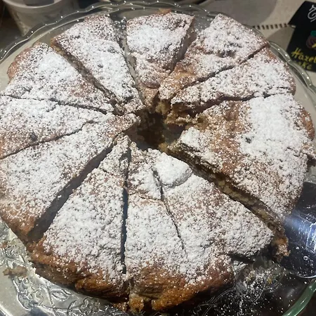 Il Castellaccio - Nocleg ze śniadaniem 3*